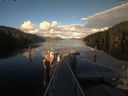 ./images/calvert/dock/20210501/dock20210501_193003.jpg